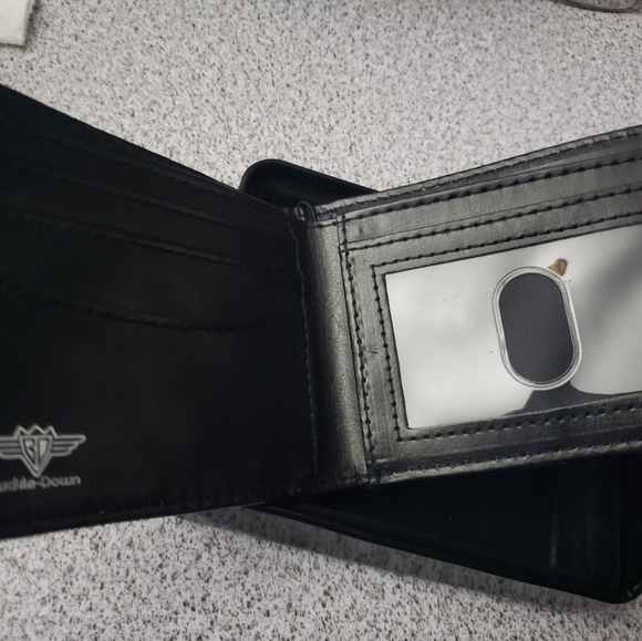 Wallet - Picture 3 of 5